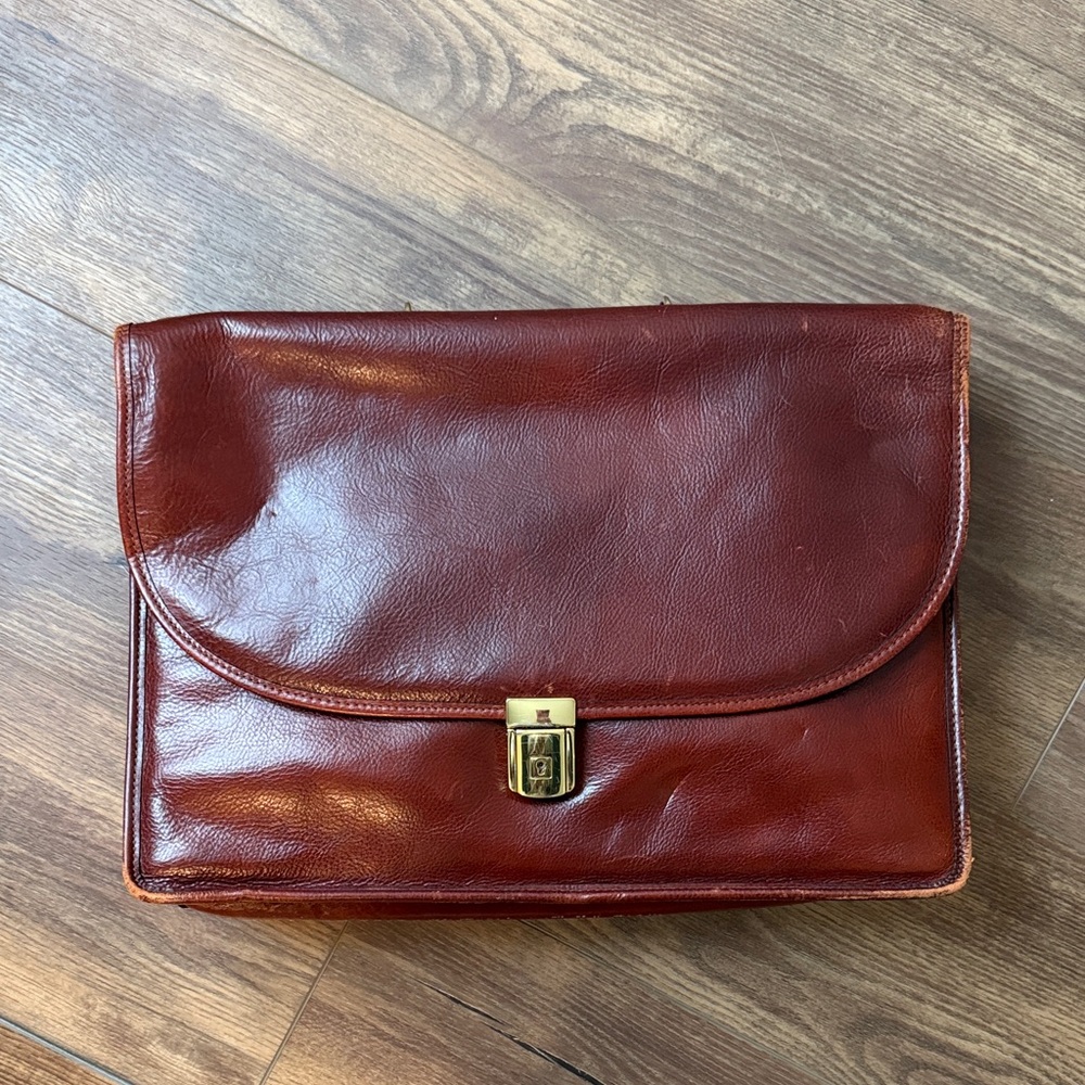 Sophisticated Chestnut Leather Briefcase for Men - Key included